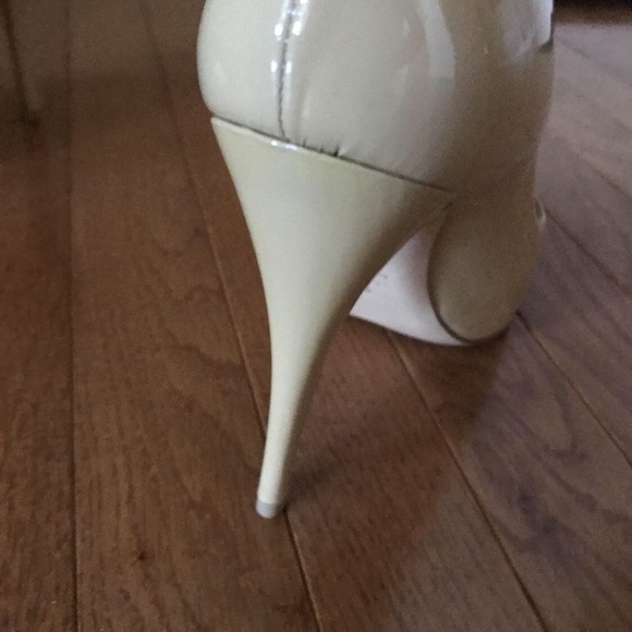 Shoes - Picture 2 of 3